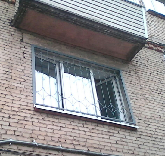 Решётка на окно сварная недорогая 1-43